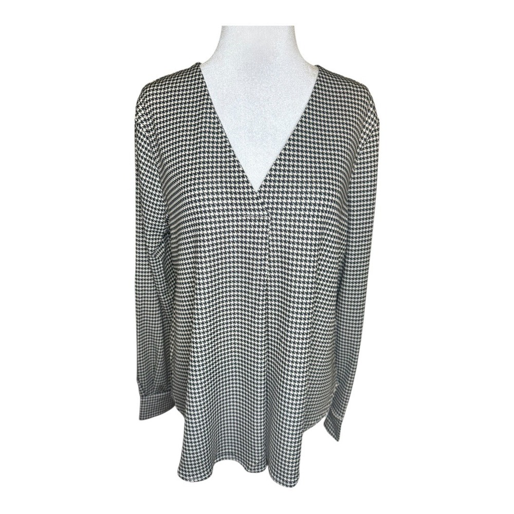 Premise Studio Houndstooth V Neck Long Sleeve Top Women's Size Medium NWT